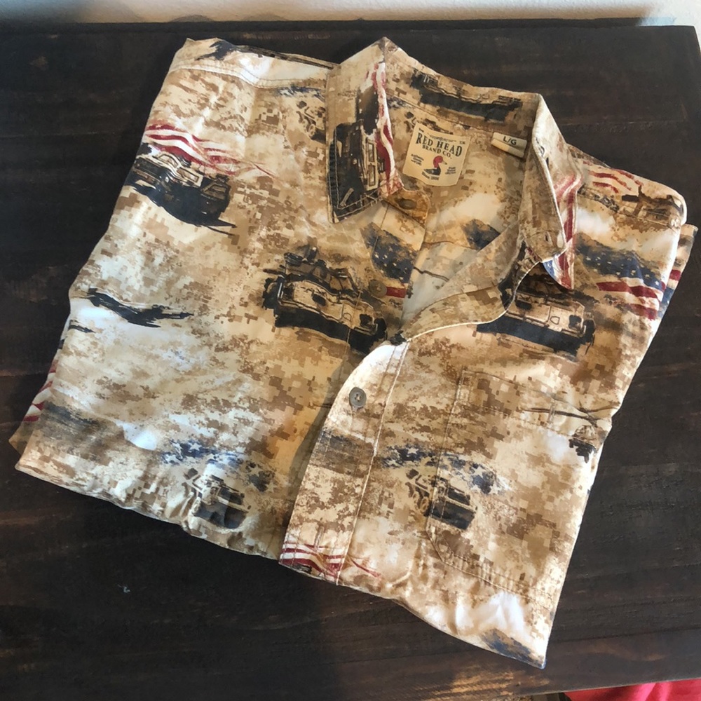 Patriotic Men’s shortsleeved button down - Picture 2 of 4